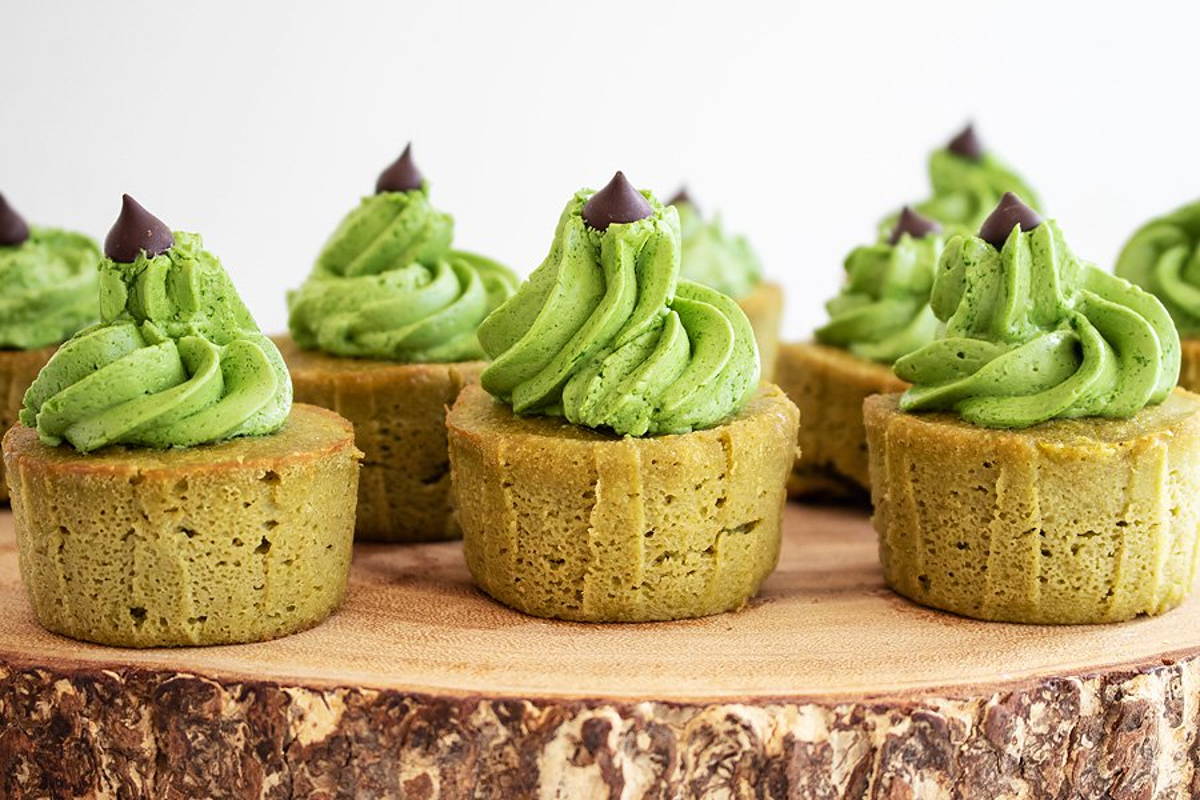 Keto Matcha Green Tea Cupcakes - Perfect Keto