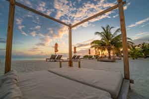 Keto While Traveling: Top Tips To Stay in Ketosis On The Go