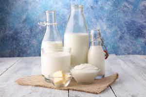 Is Milk Low-Carb? Carbs in Milk and Keto Alternatives