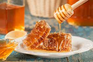 Is Honey Keto? Carbs in Honey and Keto Honey Substitutes