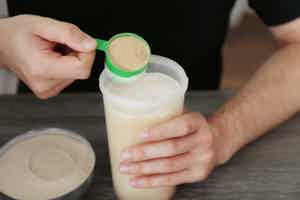 18 Best Low Carb Protein Powders in 2023