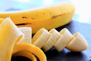 Is Banana Keto? Carbs, Calories and More